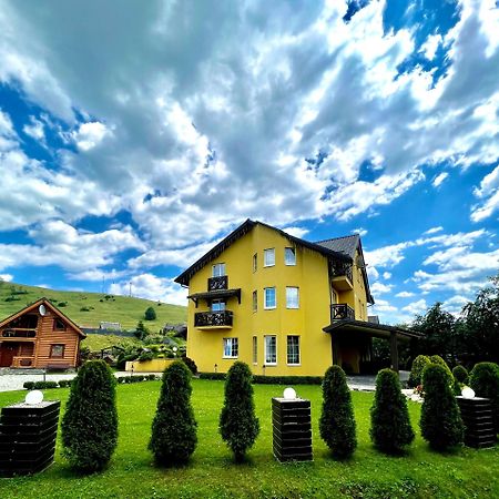 Hotel Arnica Jassinja Exterior foto
