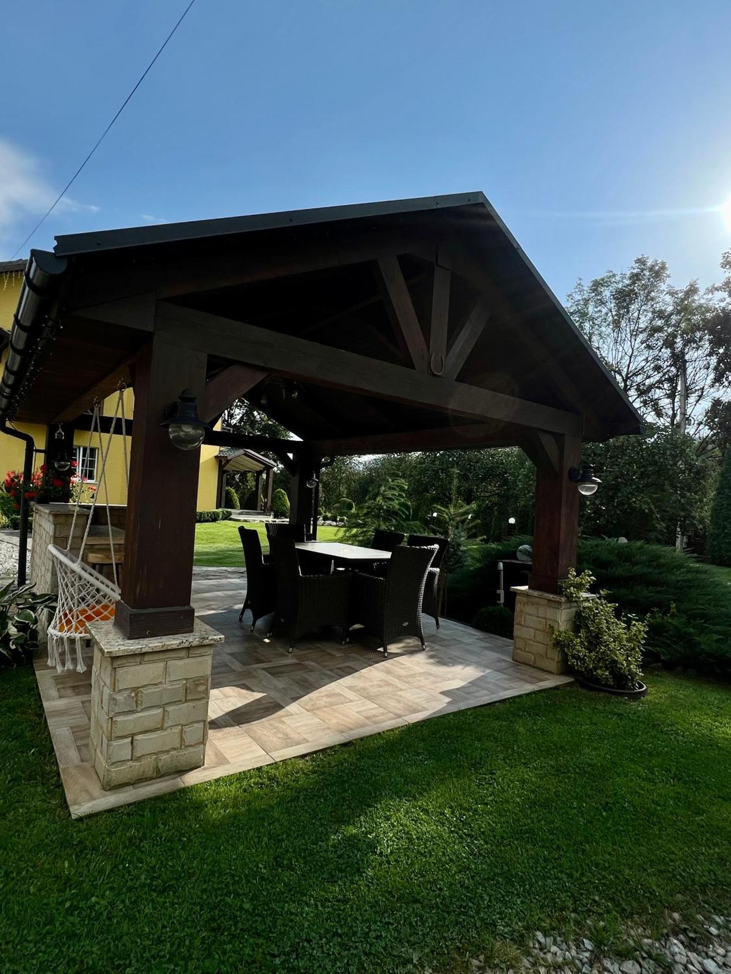 Hotel Arnica Jassinja Exterior foto