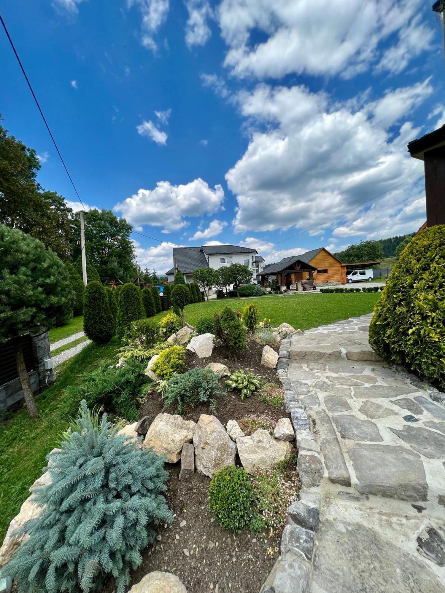 Hotel Arnica Jassinja Exterior foto